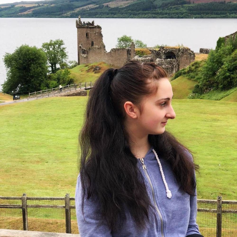 Meet your Posher, Alisa